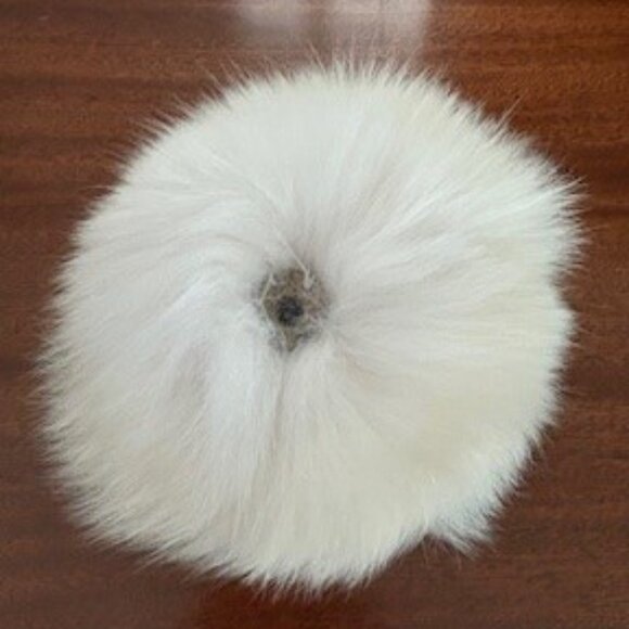 Ladies 100% Cashmere Black Pom Pom hat with 3 changeable Pom Poms - Picture 6 of 9